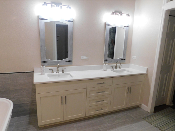 AccentWoodwork's tweet photo. White Duck Shaker Double‑Sink Vanity on Maple https://t.co/NbwTvDm2LB https://t.co/Sgdz8EgXGz