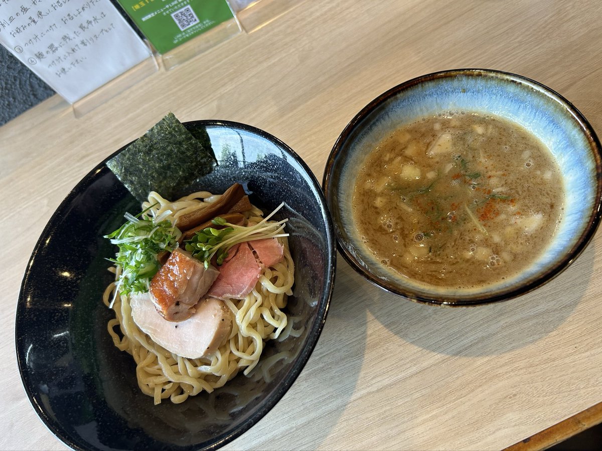 tcs_taisei's tweet photo. おはようございます。

本日のご飯物はスパイシー肉ダクカレー、ローストビーフ丼です。

金曜日限定濃厚つけ麺ご提供致します。

本日もよろしくお願い致します。 https://t.co/1vrQJRhdQO