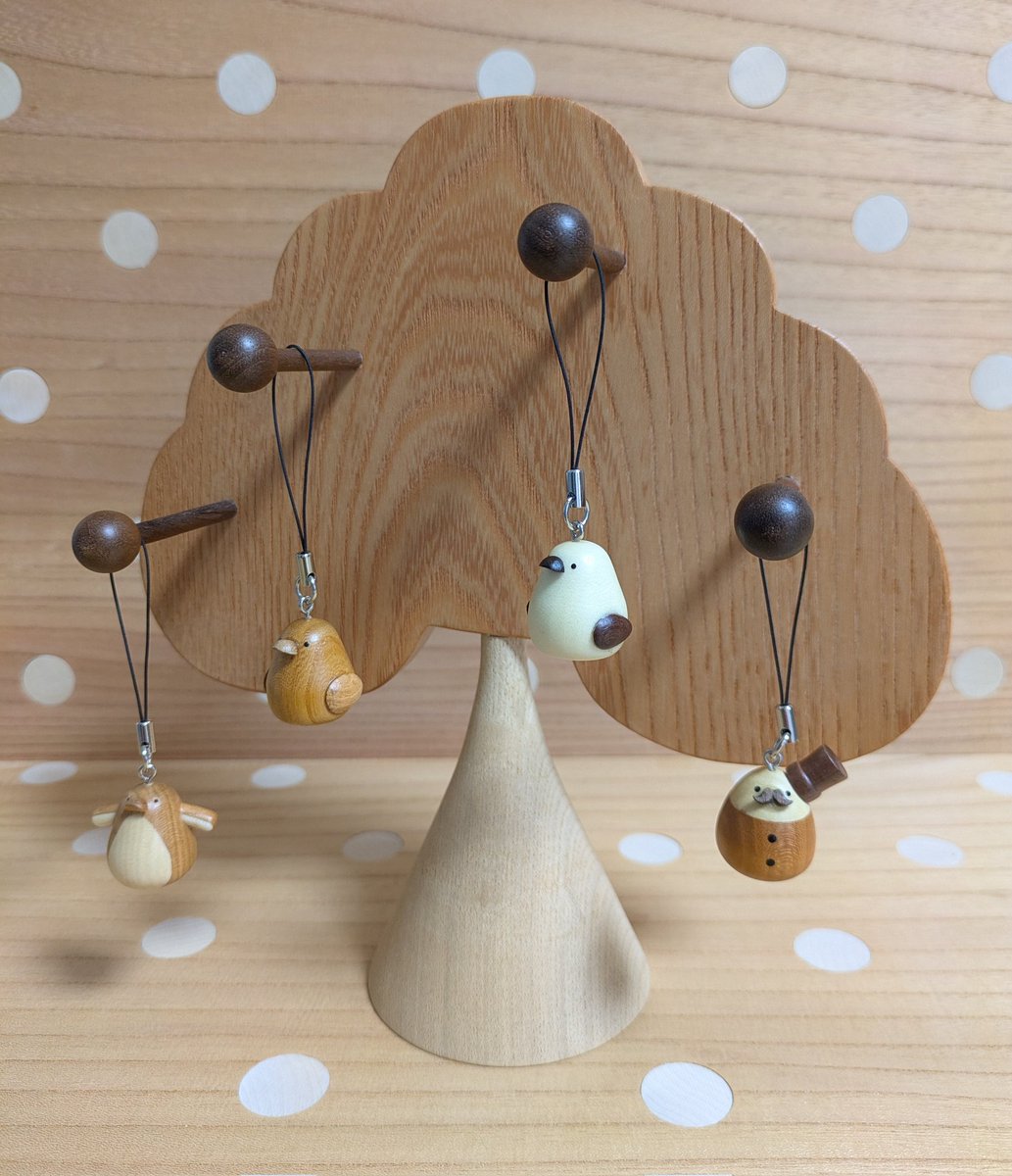 Planet_inarin's tweet photo. 明日からの2日間、
#ヨコハマハンドメイドマルシェ
に出展します。
【出展名】
    WOOD  PLANET INARIN
【出展日】両日
【ブース】K-72
会場　パシフィコ横浜B・C・Dホール
新作、人気作メイン、それから今回の奨励賞作品も出品します。よろしくお願いします。 https://t.co/zImlfhCBcq
