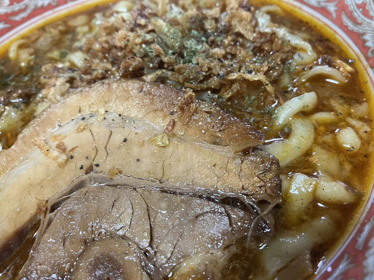 rikubetsuwill's tweet photo. 6月21日(日)は清里町札弦のマンディルさん5周年記念『カレー祭り』に出店します👏テーマはカレーにまつわればなんでもあり‼️陸別うぃるは昨年から豚醤油ラーメンで培ったアブラの旨みをカレースープにまとわせた豚カレーラーメンで参戦します🍜×🍛カレーの良い香り漂う会場も是非お楽しみくださいね😁 https://t.co/YZdBKDpPtZ