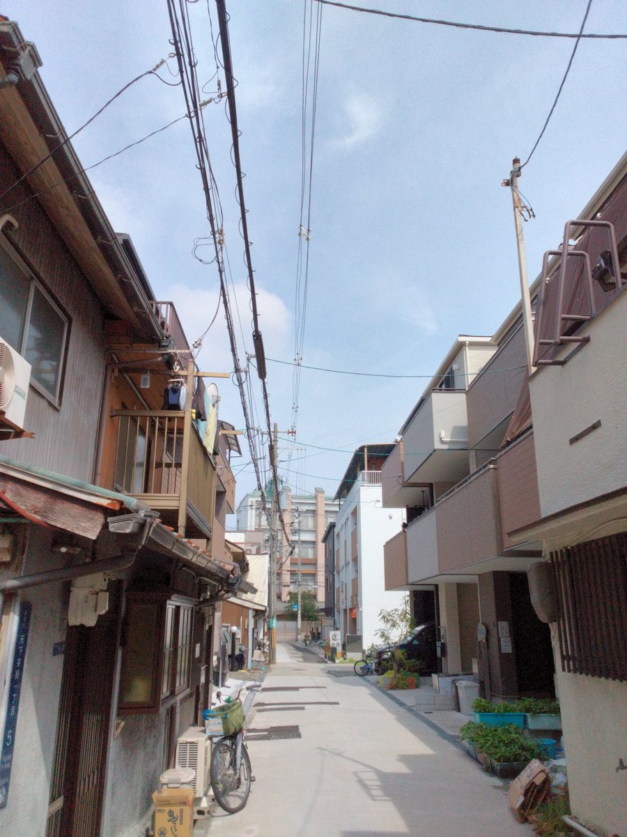 carl260601's tweet photo. おはようございます😊
今日は青空ですが、今夜から下り坂の様です。
ムシムシしているので、湿度が高そうです😅
今日も宜しくお願い致します🙇

就労継続支援B型事業所か〜るでは、ご利用者様を募集しています！
見学や体験歓迎いたします🍀
#就労継続支援B型事業所
#か〜る
#見学•体験歓迎 https://t.co/J3vmm3HOms