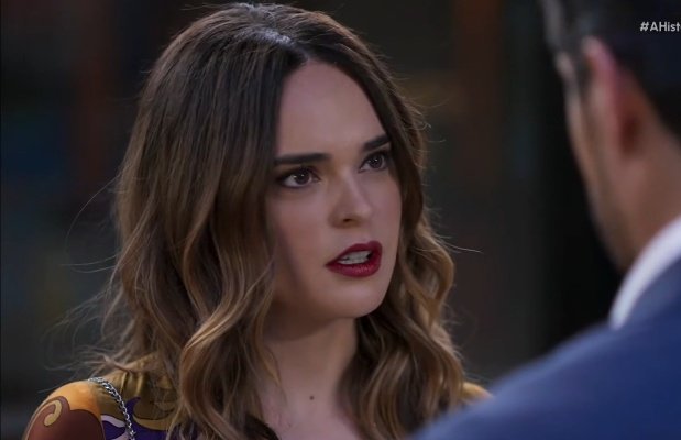GabrieIRubio's tweet photo. Eu sei que você tem enchido a cabeça da Paula sobre a minha amizade com a Joana. 

#AHistoriaDeJoana https://t.co/7wHtbJigZo