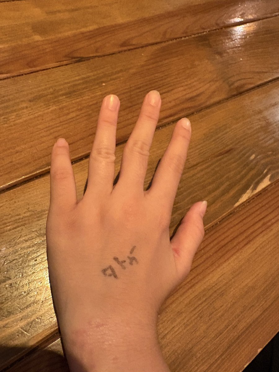 manamingo210's tweet photo. 「みーちゃんタトゥーいれてん」

って見せてきた。

最高に小学生しとる。笑 https://t.co/t5ECS5OGJw