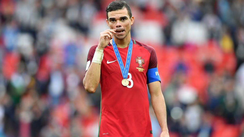 GoatWordCR7's tweet photo. Sem superestrelas.
Apenas leões lutando ao lado de Ronaldo. https://t.co/TVF8rCldtL