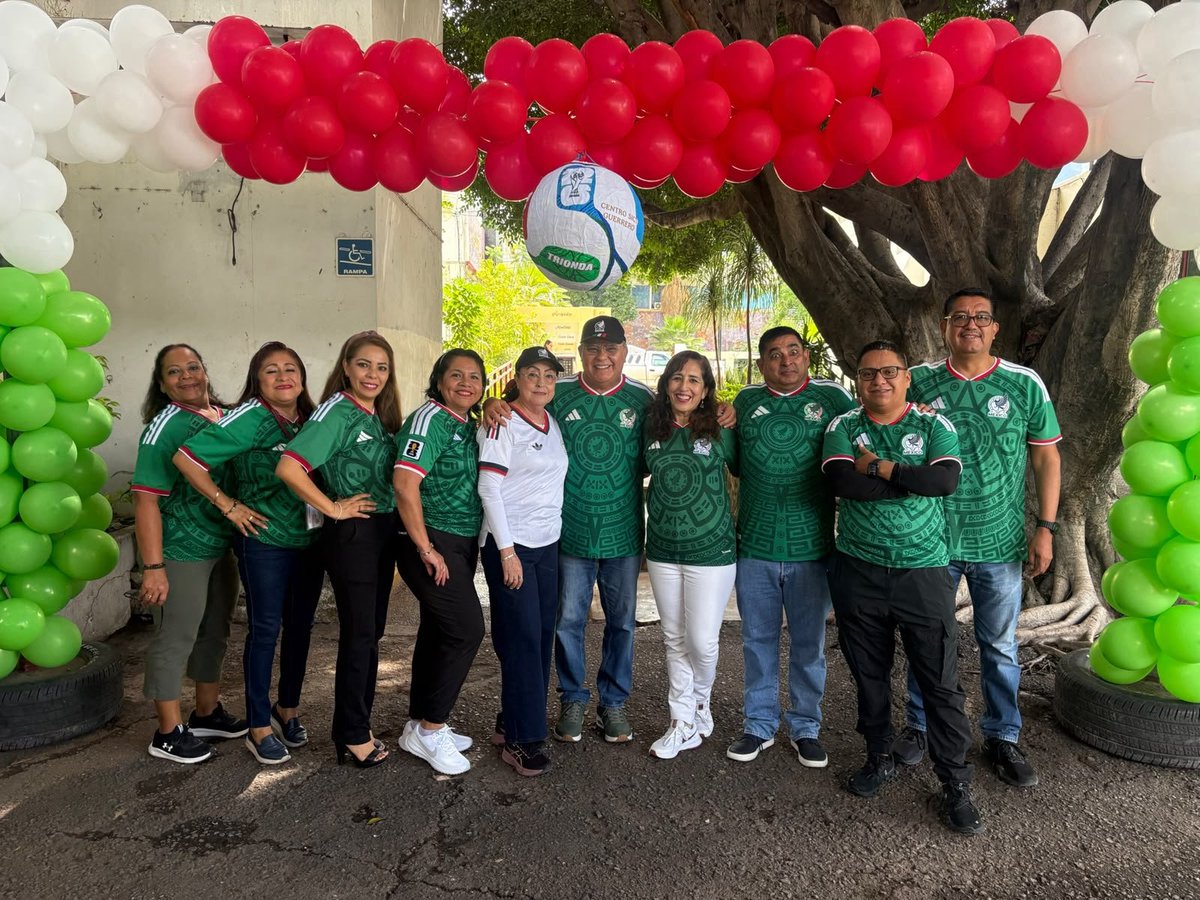 SICTGuerrero's tweet photo. 🇲🇽🙌 Unidos por la pasión que nos representa dentro y fuera de la cancha.
¡Todo el apoyo para nuestra Selección Nacional! #VamosMéxico ⚽
#SICTGuerrero https://t.co/6awkNSGpCJ
