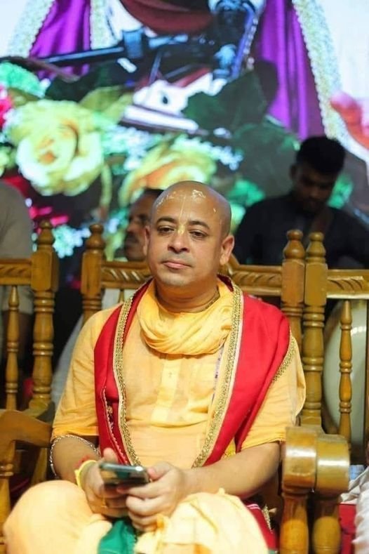 Homidevang31's tweet photo. ISIS  Scholar                    ISKCON Terrorist https://t.co/C77seXL0qy