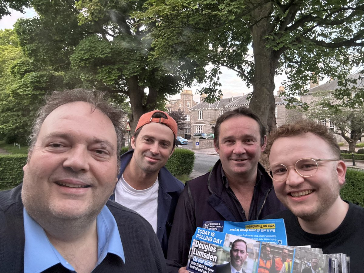 jhalcrojohnston's tweet photo. Great to spend the day with this #TopTeam in Aberdeen South getting out the vote for @DLumsden_MSP. Out into the last minutes before polls closed at 10pm because every vote could help beat the SNP.
Now everything 🤞 for a #ToryGAIN. https://t.co/gKwDjO54p0