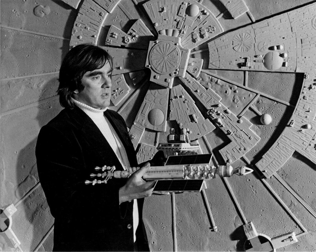 SkyeVaria42423's tweet photo. RIP Brian Johnson.
British designer and director of film and television special effects.
2001
Alien, Aliens
The Empire Strikes Back 
The NeverEnding Story
Fireball XL5. Stingray, Thunderbirds, Space: 1999 
and more. https://t.co/0SWLgvtcWV