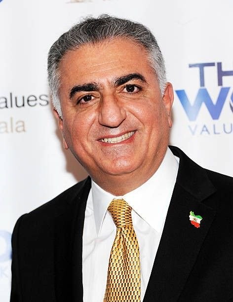 Usmilitryy's tweet photo. If Iran’s regime falls tomorrow, should Reza Pahlavi lead the transition ?

To be honest ...

A. Yes, absolutely
B. No way
C. Temporary role only
D. Let people decide https://t.co/cwPDtB7cPj