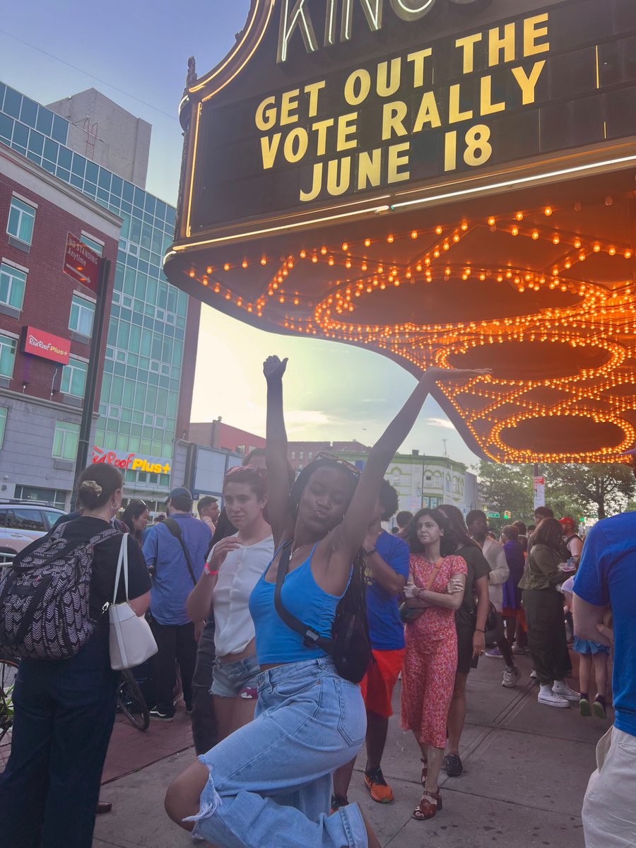 livbishh's tweet photo. NY 5EVA♡ https://t.co/O1nmwT6zEu