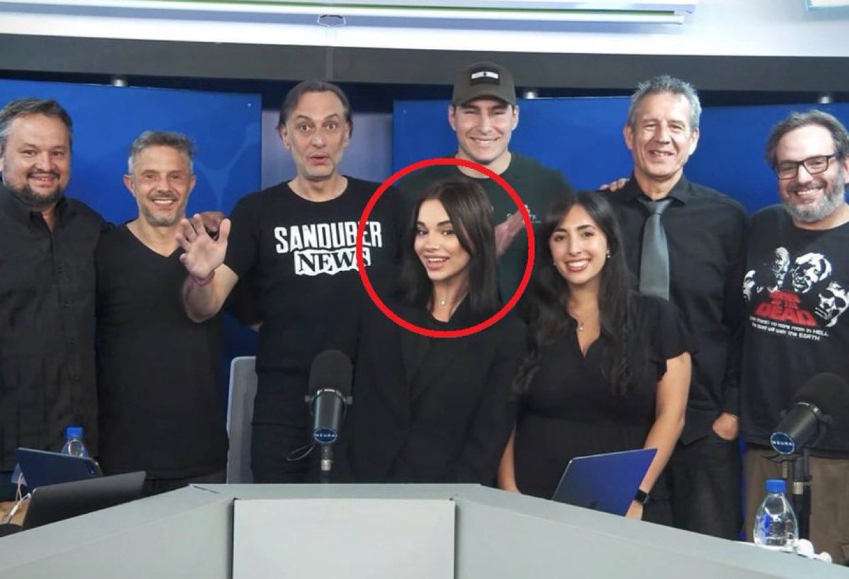 Pampa139's tweet photo. Evangelina Aranda, trabaja con Pilar Ramírez. Fue ella la que lanzó la fake news sobre el padre de Messi que después todos esos pelotudos salieron a repetir.

No se hagan los boludos, acá son todos responsables. Pero esta conchuda fue la que revoleó semejante barbaridad. https://t.co/HeJ2oRsiJh