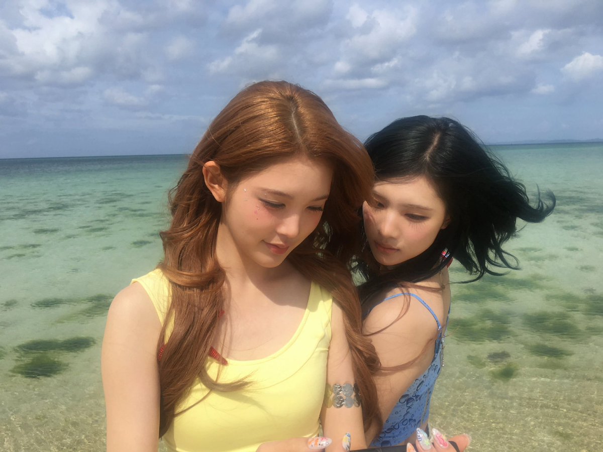 H2H_NEWS's tweet photo. 260619 JUUN WEVERSE POST with A-NA

“The day I love the most.. 🦋🐬🩵”

#Hearts2Hearts #하츠투하츠 #H2H @Hearts2Hearts https://t.co/nH9zgWVXr3