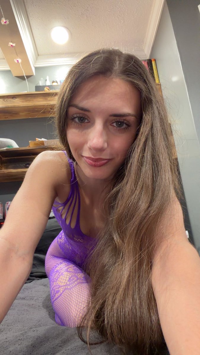 4xjdrx's tweet photo. answering on my of :) 🙈 #night #hey #purple 
+new post https://t.co/evbkw8f4VD