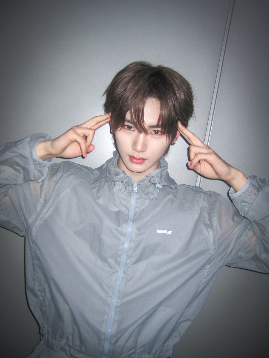 anxntaku's tweet photo. 260619 No School Tomorrow’ Music Show Behind Photo #2 (Vintage Ver.) #안신 https://t.co/i0Mc9gT0OM