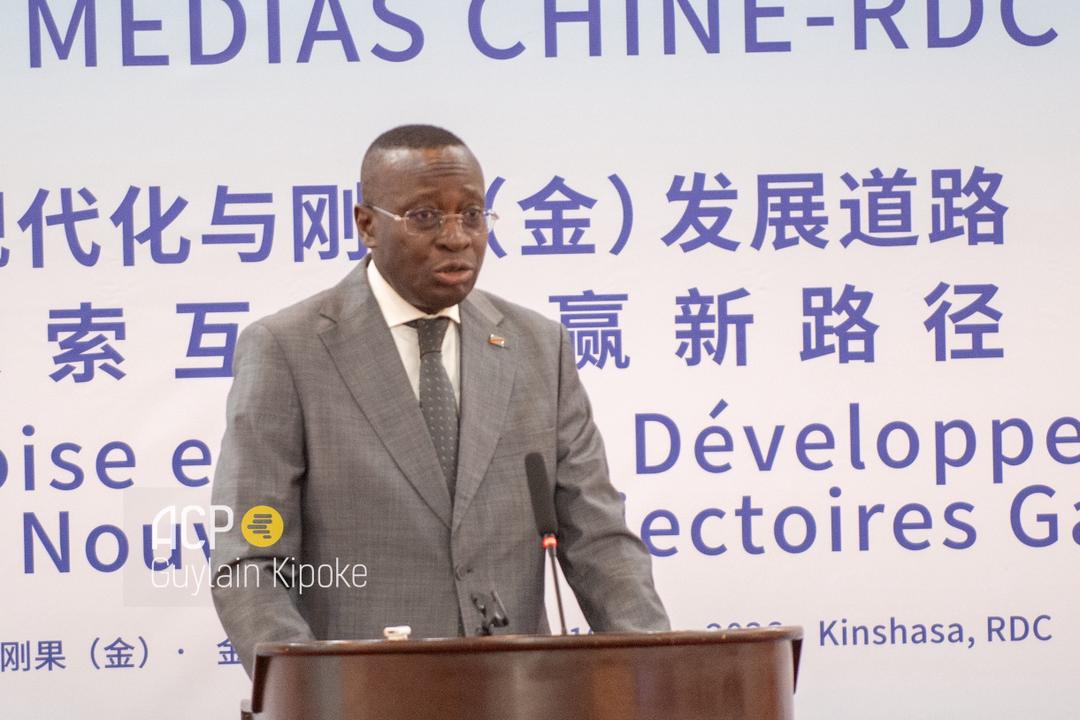 acprdcongo's tweet photo. #RDC: Le ministère de l’Économie de la République démocratique du Congo, à travers le Fonds de Régulation Économique (#Forec), et la Société Rizicole de Bumba (#SRB) ont signé un protocole d’accord en vue du développement de la filière rizicole dans la province de la Mongala (nord-ouest), a-t-il posté sur son compte X vendredi.
"Ce partenariat s’inscrit dans la vision du Gouvernement visant à renforcer la sécurité alimentaire, soutenir la production locale et réduire progressivement la dépendance aux importations de produits alimentaires stratégiques", a-t-on lu.
"En s’appuyant sur le potentiel agricole de la région de Bumba, cette initiative contribuera à la structuration de la filière rizicole, à l’amélioration de la productivité, au développement des infrastructures de soutien ainsi qu’à la création d’opportunités économiques au bénéfice des communautés locales", a-t-on encore lu.
"À travers ce partenariat public-privé, les acteurs réaffirment leur engagement en faveur d’une agriculture moderne, inclusive et durable, au service de la souveraineté alimentaire de la République démocratique du Congo", a-t-on écrit dans ce post du ministère dirigé par le vice-Premier ministre Daniel MukokoSamba.