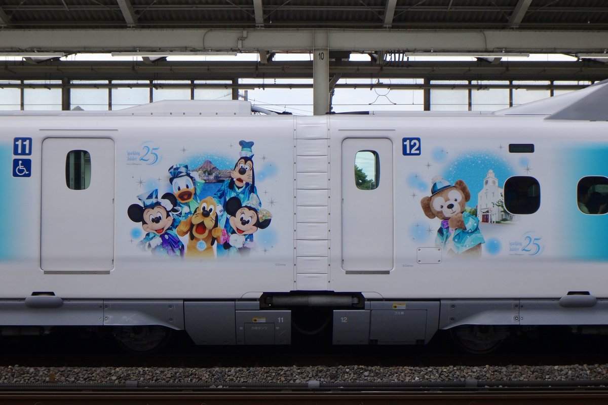 nagashimaRAPID's tweet photo. 🐭Sparkling Dreams Shinkansen🚄

#ディズニー
#新幹線 

凄く可愛い塗装でした https://t.co/OOivOdU7Rt