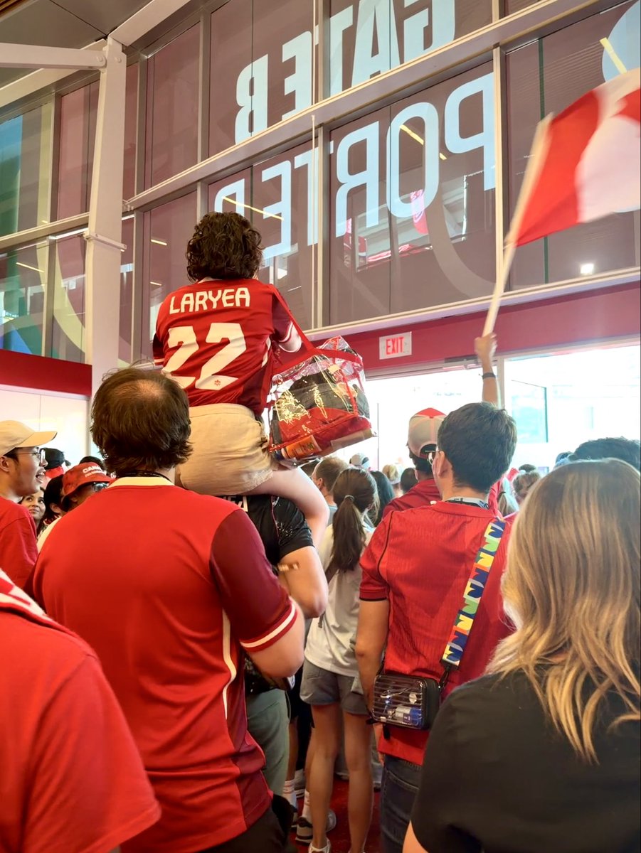 SIMPLEME2018's tweet photo. 庆祝6:0
炫6瓶
#2026worldcup #Vancouver
 #足球 #世界杯
 #worldcup https://t.co/edGSvfnd4Q