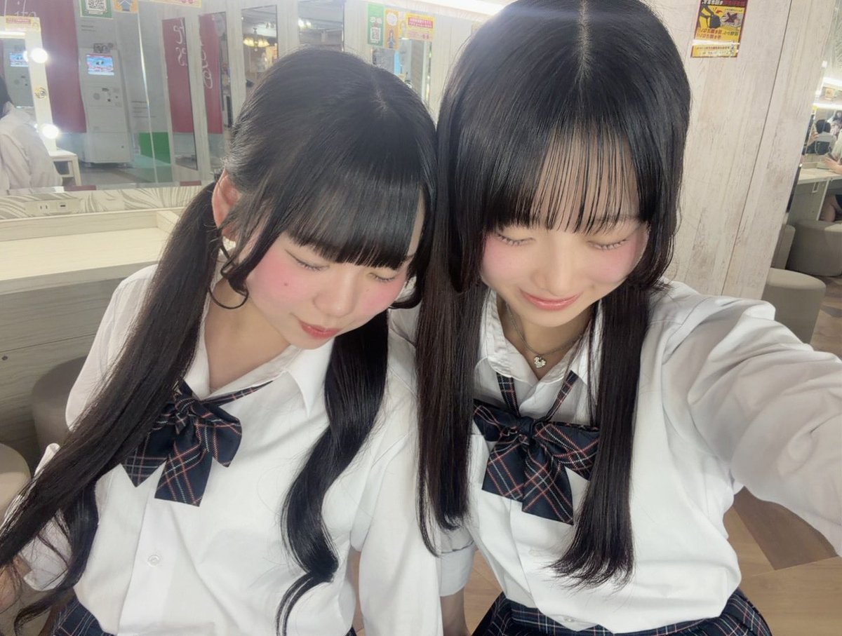 sopro_otoha's tweet photo. 6月！！最近暑くてかなり体力削られるのでみなさんも沢山水分補給して夏乗り越えましょーね🍉🩵 https://t.co/SzLfE4M2uF