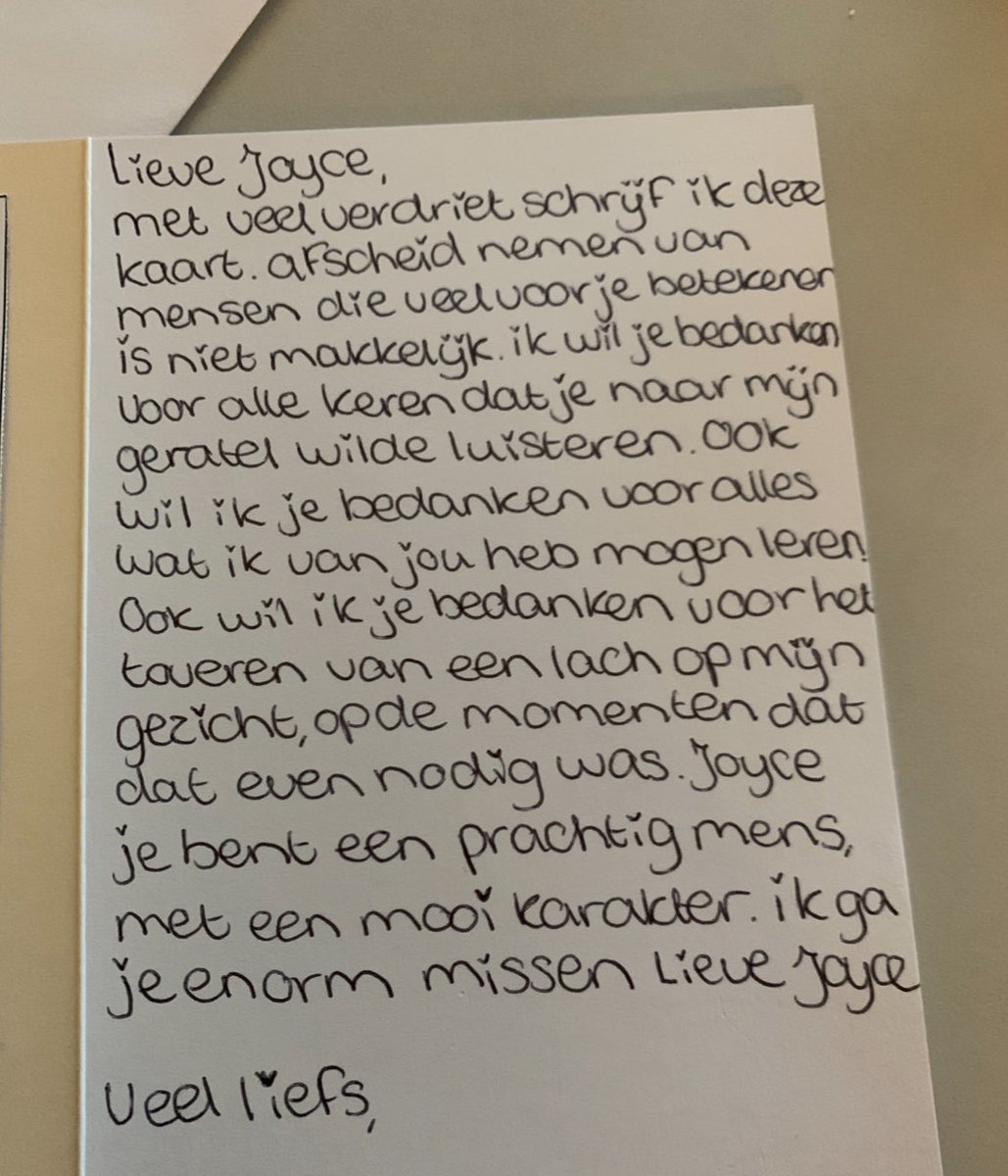 joycer8's tweet photo. Afscheid nemen is nooit leuk. 😔

Maar dan zoiets liefs krijgen ❤️

#hartverwarmend https://t.co/k9dLI0k5Ad