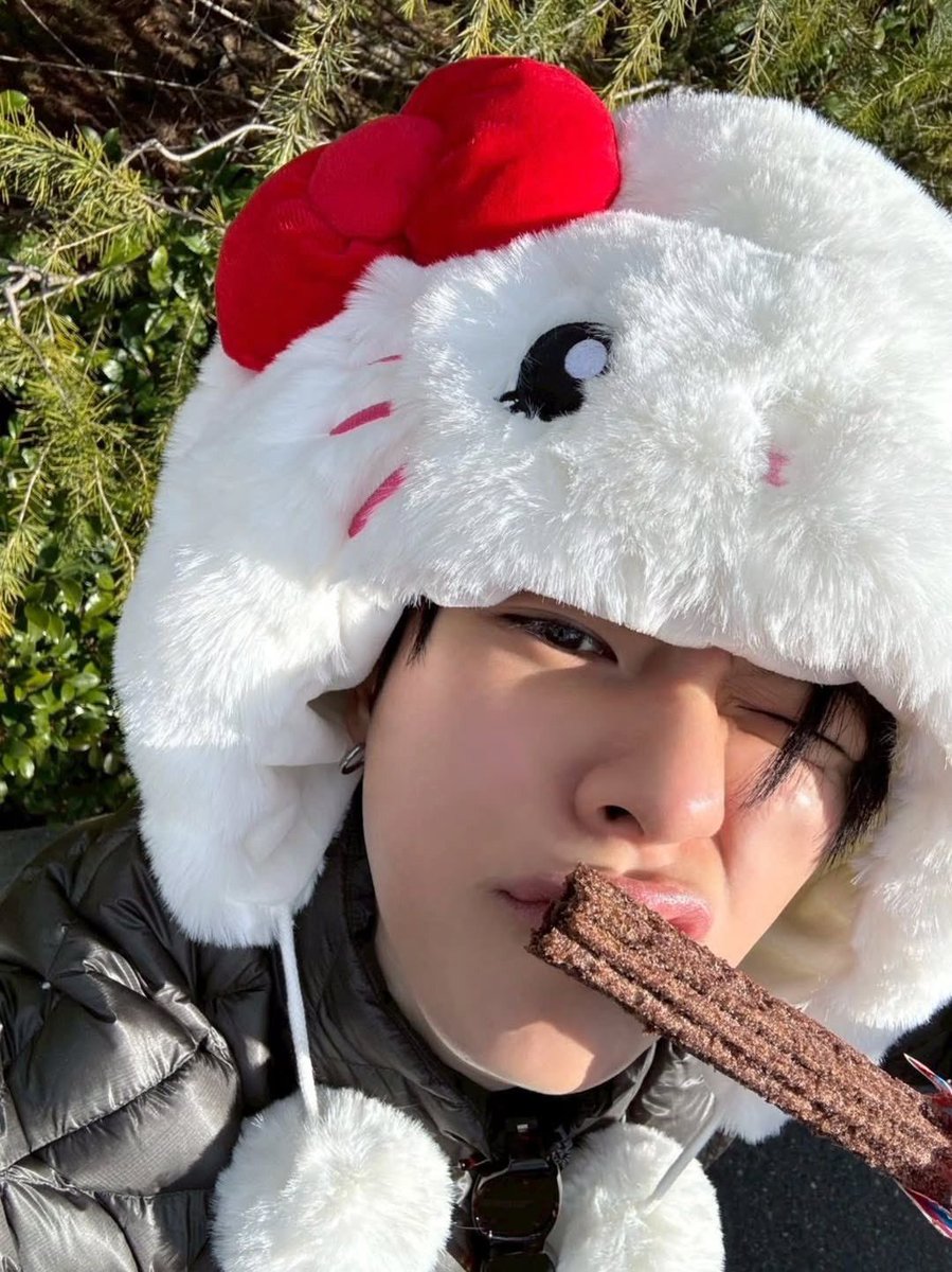 teumoons's tweet photo. ￼😻😻😻 https://t.co/3O8ANV5DLu