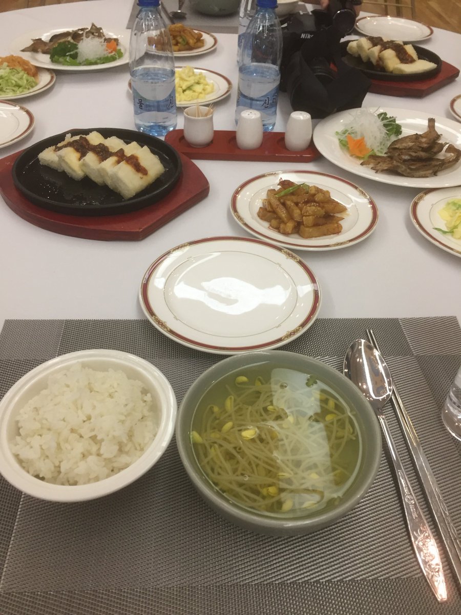 masakumamotosan's tweet photo. 北朝鮮での食事たち https://t.co/f3oPs89Yxo