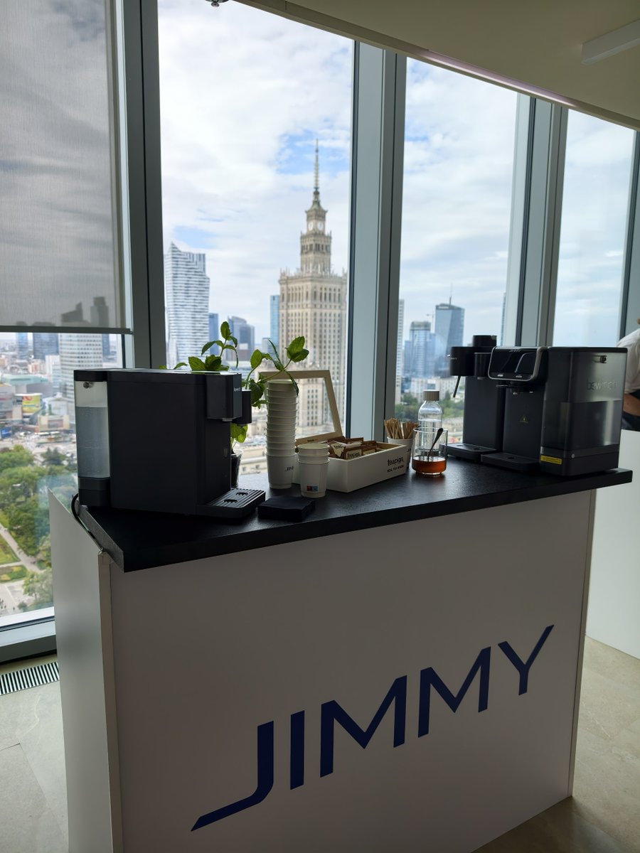 TECHNOSenior1's tweet photo. JIMMY - domowe water stations debiutują na polskim rynku. - TECHNOSenior
Woda przestaje być tylko produktem, który kupujemy w butelce albo nalewamy z kranu. Coraz częściej staje się elementem codziennego stylu życia: podstawą dobrej kawy, herbaty, napojów i zdrowych nawyków. https://t.co/rwbluzwzC9
