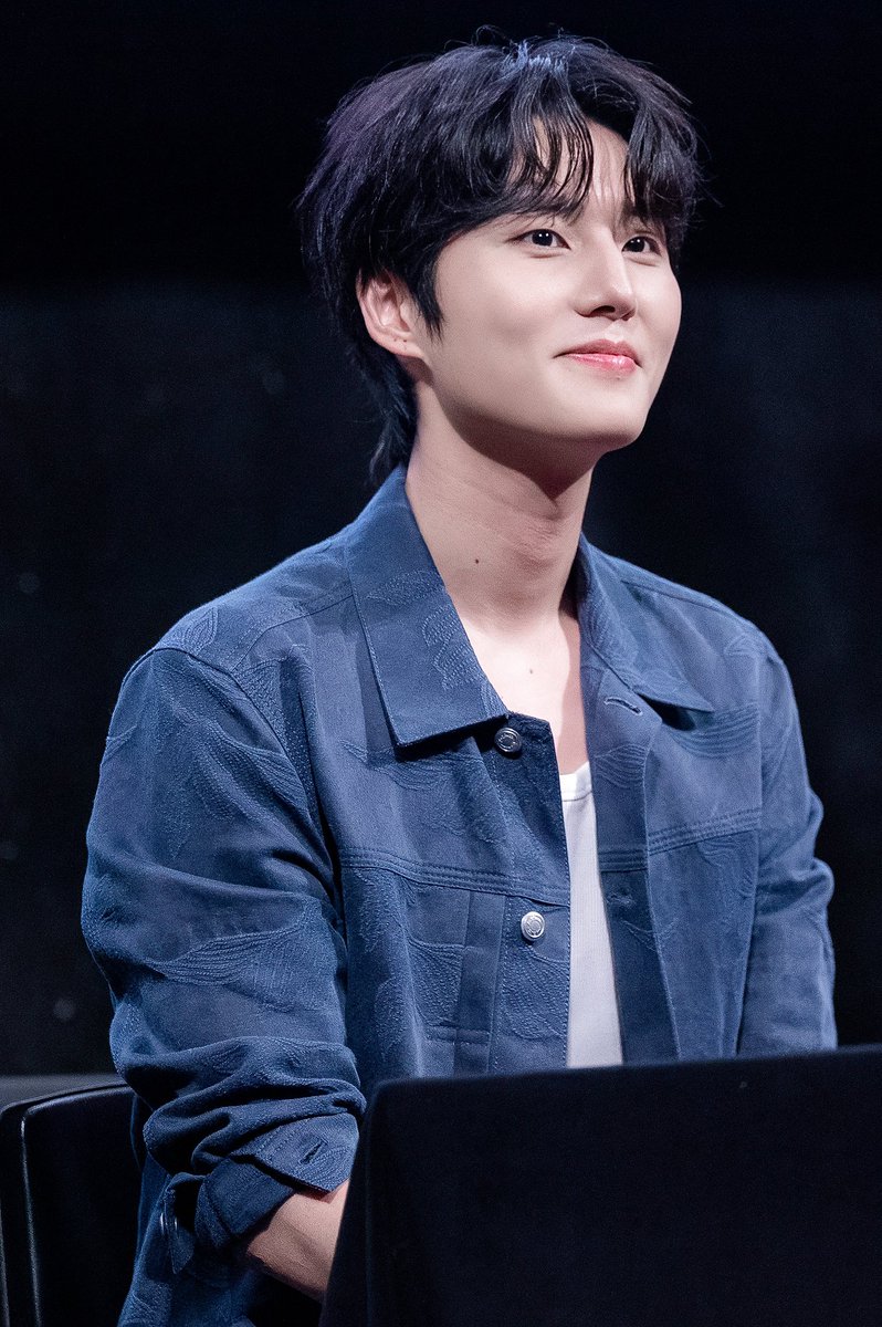 gamzada_'s tweet photo. 260618 너바나 더 밴드 GV #영케이 https://t.co/Th12jSmCwV