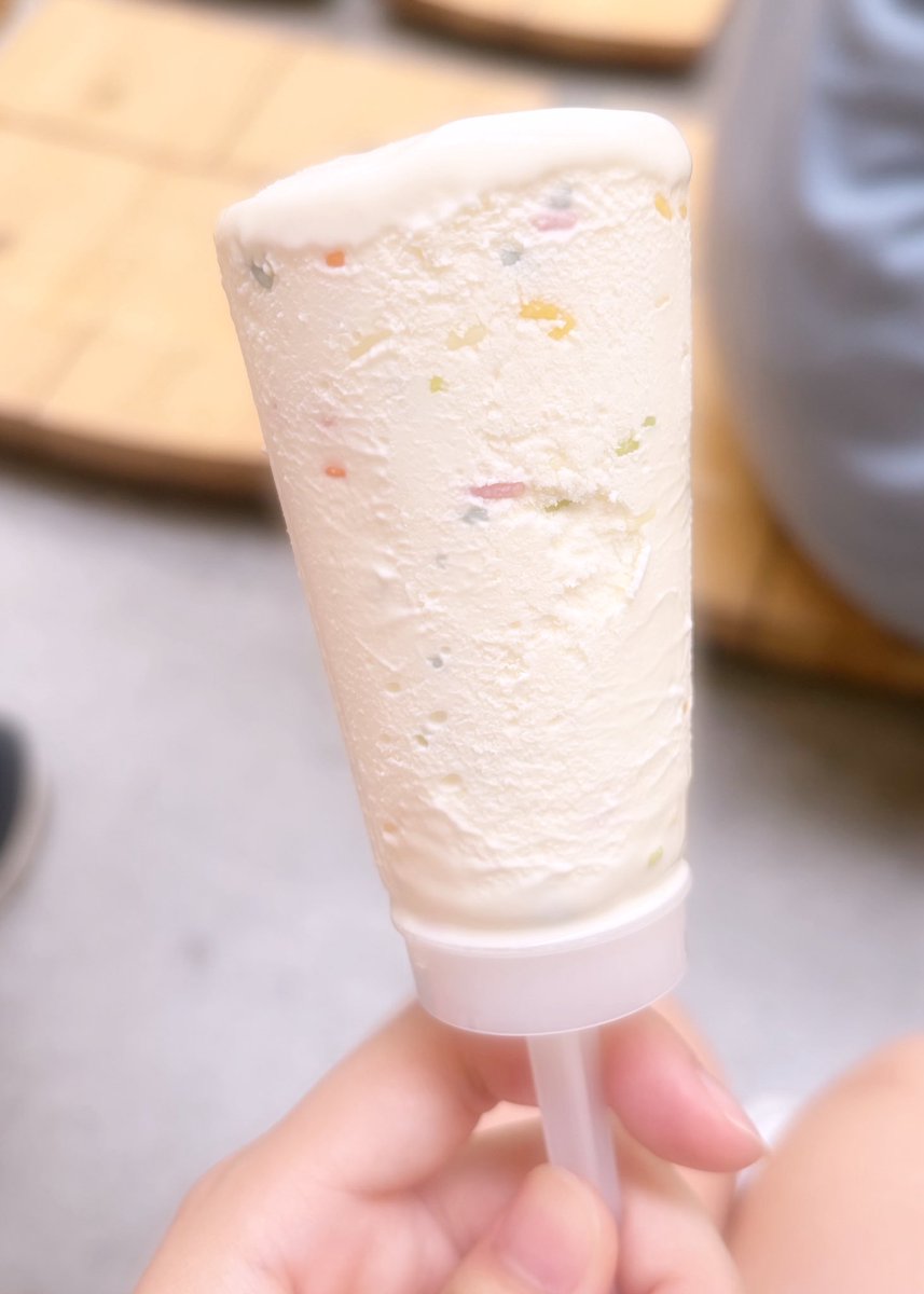 aen253's tweet photo. @4neeen ちょうど17🍨を食べていたよ！！
雪見だいふく私もだぁいすき〜 https://t.co/fJUQV75TaR
