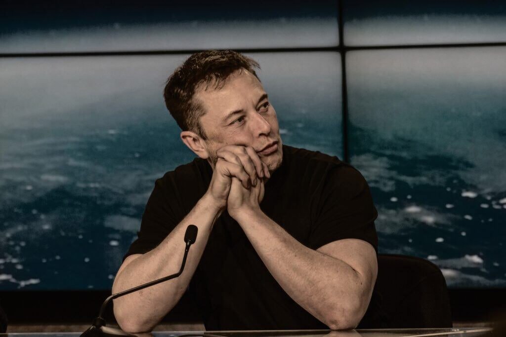 ShadowBriefing_'s tweet photo. 🚨 Elon Musk is RIGHT: EXECUTE the two Iraqi brothers who raped a 7-year-old girl — TWICE — in Essen, Germany.

"Execute them." 

Child rapists deserve the DEATH PENALTY worldwide. Zero exceptions, once proven guilty. Protect the innocent. 🇺🇸

Do you firmly support Elon Musk on this?

A. Huge Yes👍
B. No

Drop your thoughts below👇!