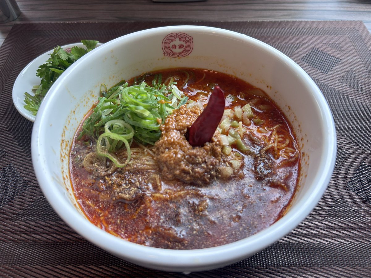 motonoya's tweet photo. 今日のランチも麺🍜
こちらも久しぶりの香家さん。至福です♪ https://t.co/WB5uq2SirW