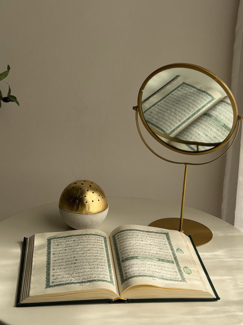roroah2_2's tweet photo. - علمتني سورة الكهف:
 ﴿وَلَبِثُوا فِي كَهْفِهِمْ ثَلاثَ مِائَةٍ سِنِينَ وَازْدَادُوا تِسْعاً﴾ مهما تغيرت الأيام وتعاقبت السنون وتبدّل الناس الإيمان الصادق بالله لا يتغير ولا يتبدل فهكذا كان إيمان الفتية .
#يوم_الجمعه https://t.co/SjGo7ahMuA