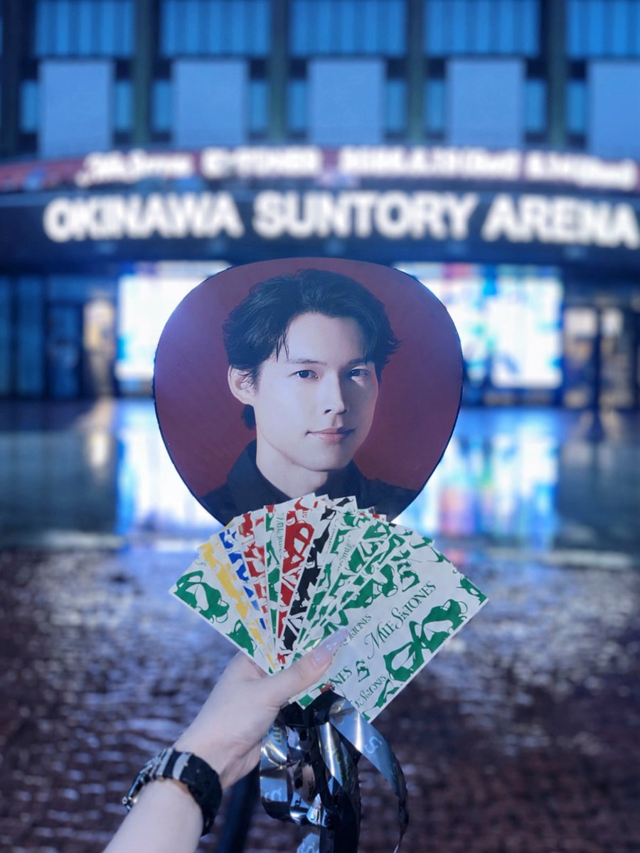 hokukitty's tweet photo. 𝐎𝐊𝐈𝐍𝐀𝐖𝐀 𝐒𝐔𝐍𝐓𝐎𝐑𝐘 𝐀𝐑𝐄𝐍𝐀 6/14 ✦.*

思い出いっぱい沖縄でーじ好きさー🌺♡
#MILESixTONES #SixTONES_MILESixTONES https://t.co/9TTHkKJo4d