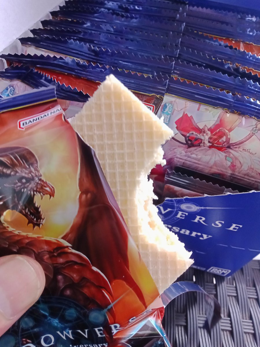 norihal's tweet photo. 【#カード】ウエハース…ちゃんと食べるよ♪食べる派…美味いもん✨…https://t.co/xou3exL6H4 
#カードウエハース #ウエハース #拡散希望 #相互フォロー…https://t.co/rqe5cOR6i5 https://t.co/wFRHqGelk0