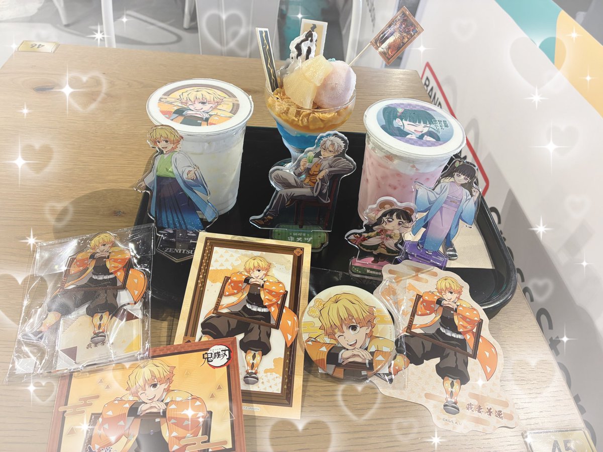 saritakataka's tweet photo. グッズが枯れ果ててヤーが消えて、ほんとに鬼滅ファンしかいない超平和空間〜😭💕
ラテが！！可愛すぎる！！！！
しかも特典系、4つのうち2つも善逸来てくれて！急にどーしたの善ちゃん！！！😭
実弥の稽古ではニヤニヤと叱咤激励されてきた🤤 https://t.co/gVQlvNicI7