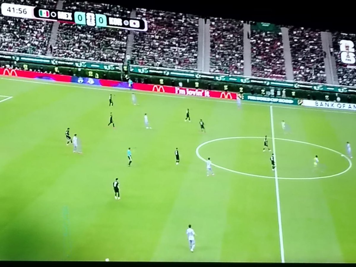 rotoko's tweet photo. @martinolimx nada más por qué uno confía ,pero fácil podría ser cualquier jugador koreano y ni sé si es cierto que es el que la tiene, pero aquí le seguimos @AztecaSiete https://t.co/obqviTuBh9