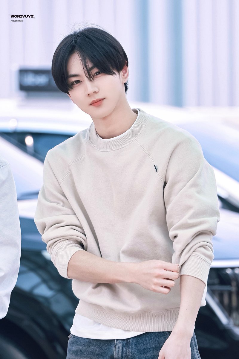 wonivuyz's tweet photo. 260619 ICN🛫

#양정원 #정원 #JUNGWON 
#ENHYPEN #엔하이픈 https://t.co/CHv9A80fgg