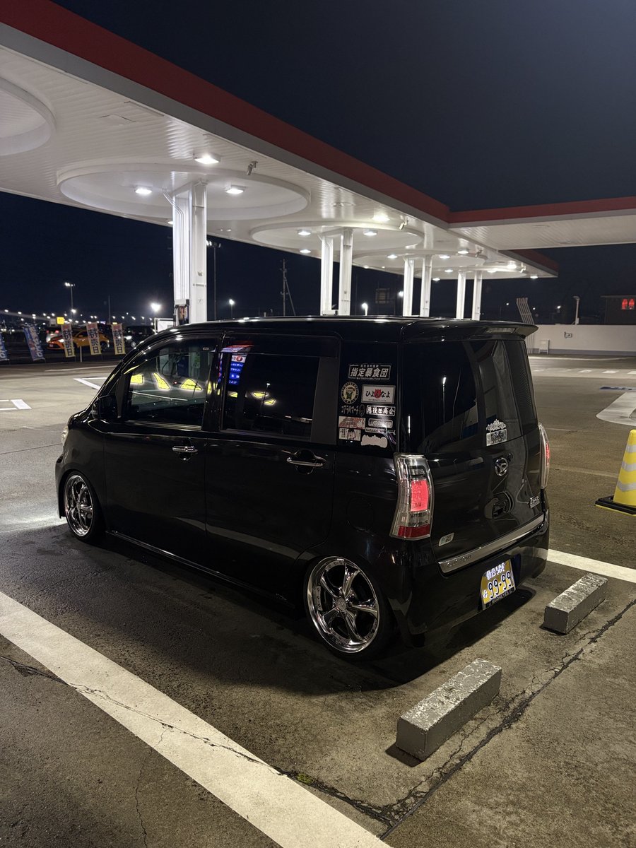 Revy_Mevius's tweet photo. #このくらいの車高が良い
フロントはまだ満足してないけど
リアはアクスル変えて少し下げるくらいが
カッコよく見せられる https://t.co/Nruwwv6Je3