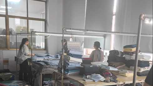 wangsheng010's tweet photo. 📚 Rich fabric stock &amp; professional sorting team
Various textures &amp; colors for your custom designs
Flexible sample support for brands
#CustomFabric #FashionTextile https://t.co/QNtM17FNWy