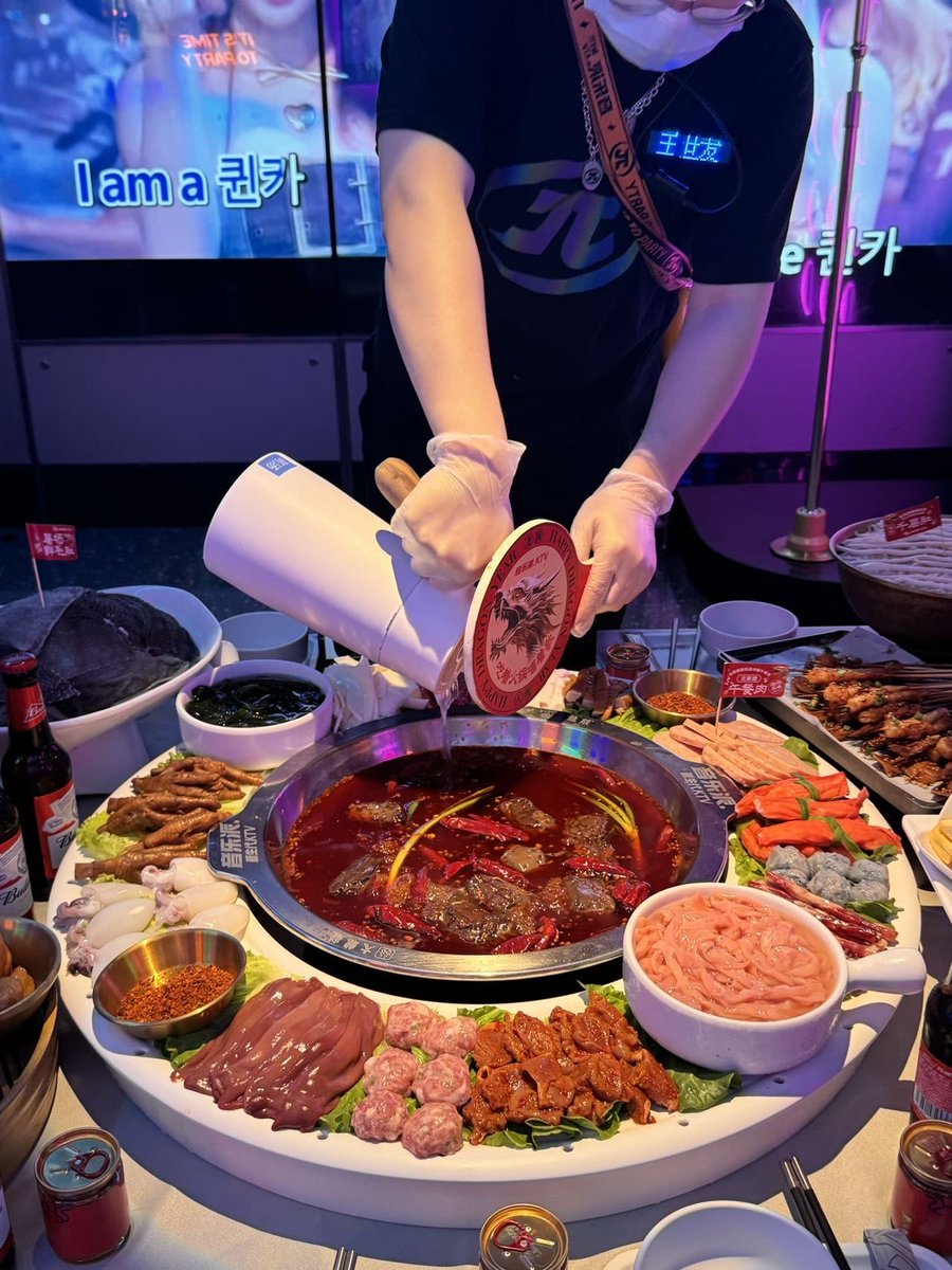 FaschingSh53892's tweet photo. Kick off the weekend with non-stop singing, cold drinks and good vibes at our KTV! Your favorite tracks are ready – let’s make the whole place vibrate! https://t.co/5VSFPxHid2