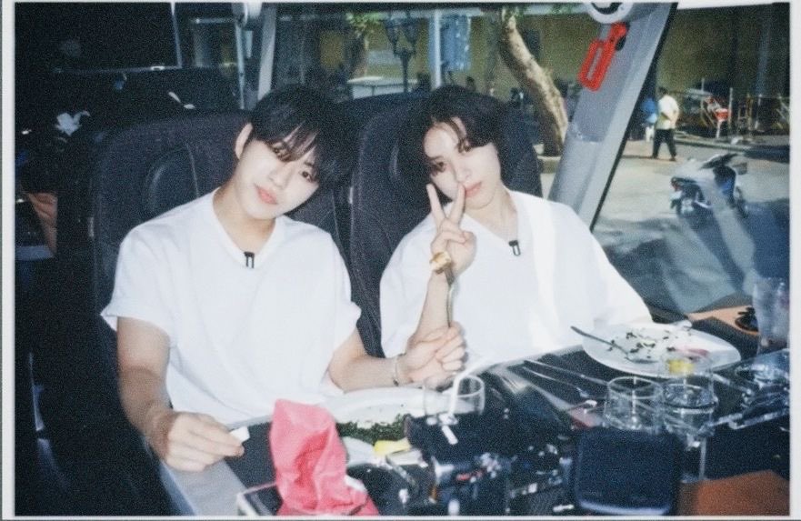 iluvtr10's tweet photo. BOTH ALSO GET ALONG GREAT WITH THEIR HYUNGS ‼️ the similarities are there ‼️ https://t.co/xVDYXfb2Tk