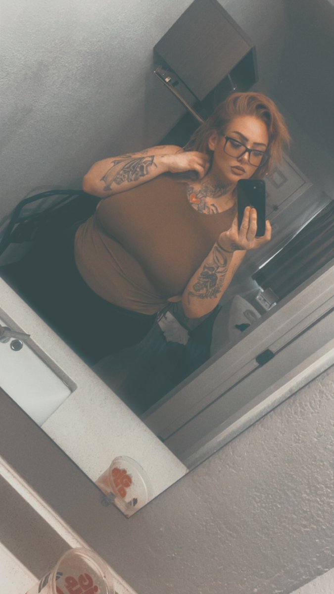 takeallgoddess's tweet photo. Anyone in North Carolina want to link $$?? HMU , I’m brand new here! #paypig #findom https://t.co/d7LEEpPqRJ