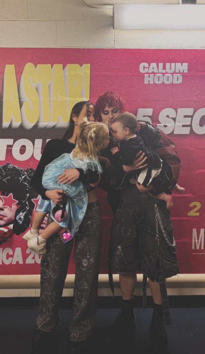 stupid4muke's tweet photo. Awhhhhhhh😭😭😭😭😭 https://t.co/Sp87o8qbGi