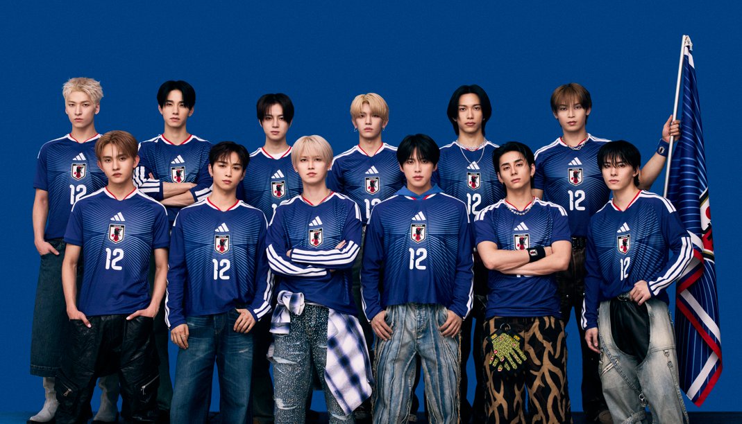 ZOZO_Yahooshop's tweet photo. ⚽#JFASTORE より #JI_BLUE 限定アイテム再販売⚽

#サッカー日本代表「最高の景色を2026」オフィシャルアンバサダー　#JO1× #INI によるコラボユニット #JI_BLUE の
限定アイテムがご好評により待望の再販売スタート！🔥

📅6/25㈭23:59まで

▼販売はこちらから！必見👀
https://t.co/qpRdfAw6su https://t.co/u2EFYcxsrE
