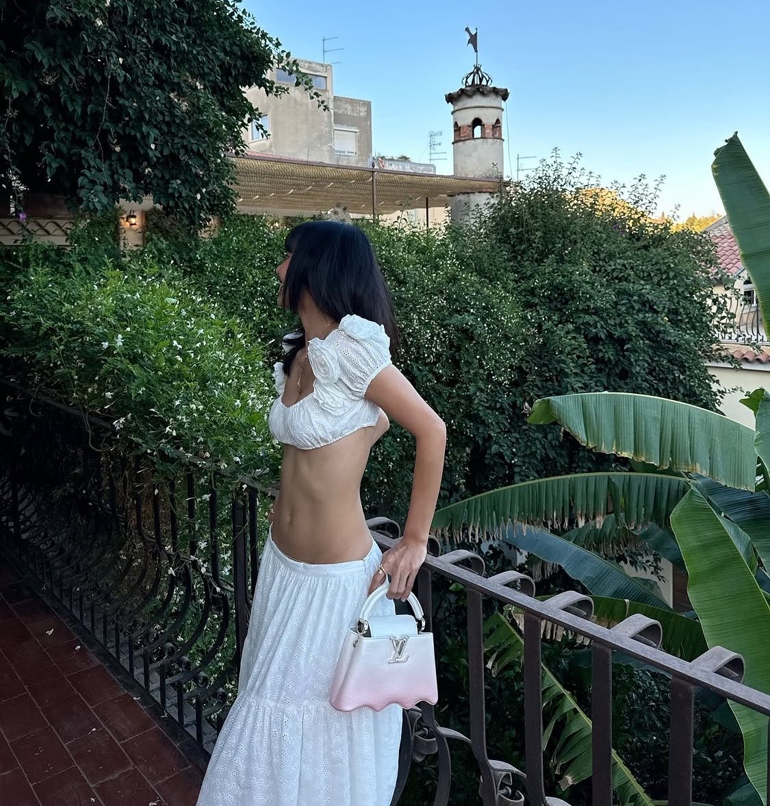 rquizee's tweet photo. old money lisa make a comeback please https://t.co/9V3vbEVFIf