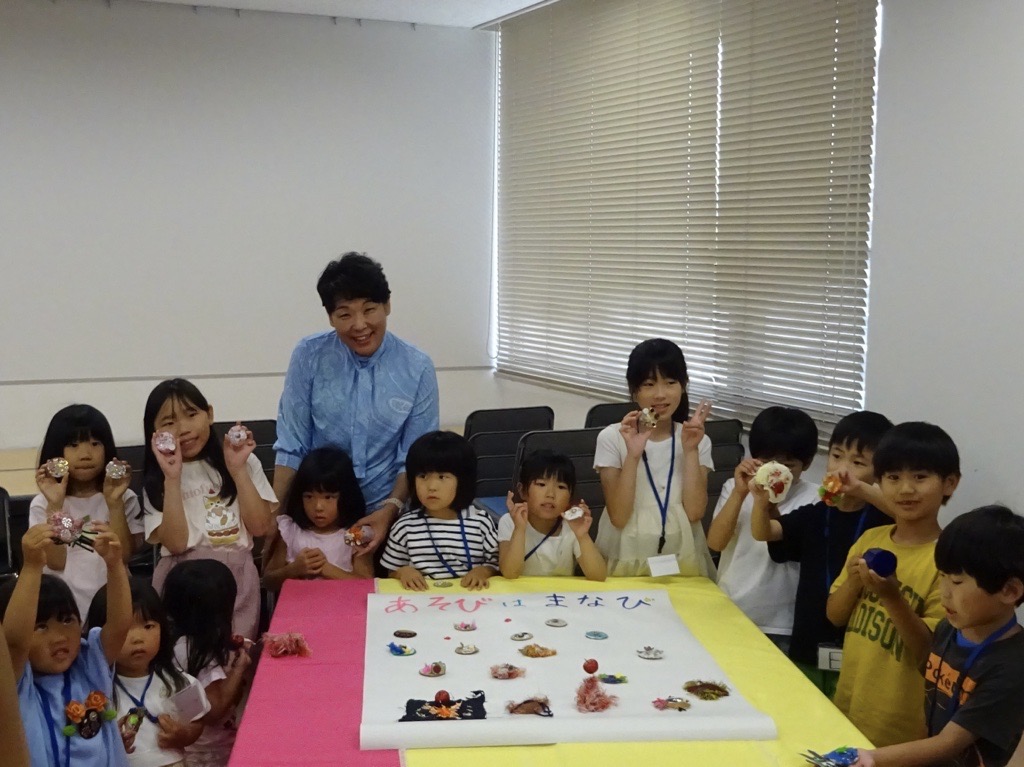 fcu_channel's tweet photo. 【公開講座】
ワークショップ「親子で体験SDGｓ「遊びは学び」2026」の第1回を開催しました！

詳しくはHPをご覧ください▼
https://t.co/1dccFBv7Hi https://t.co/bSz5SCwyHb
