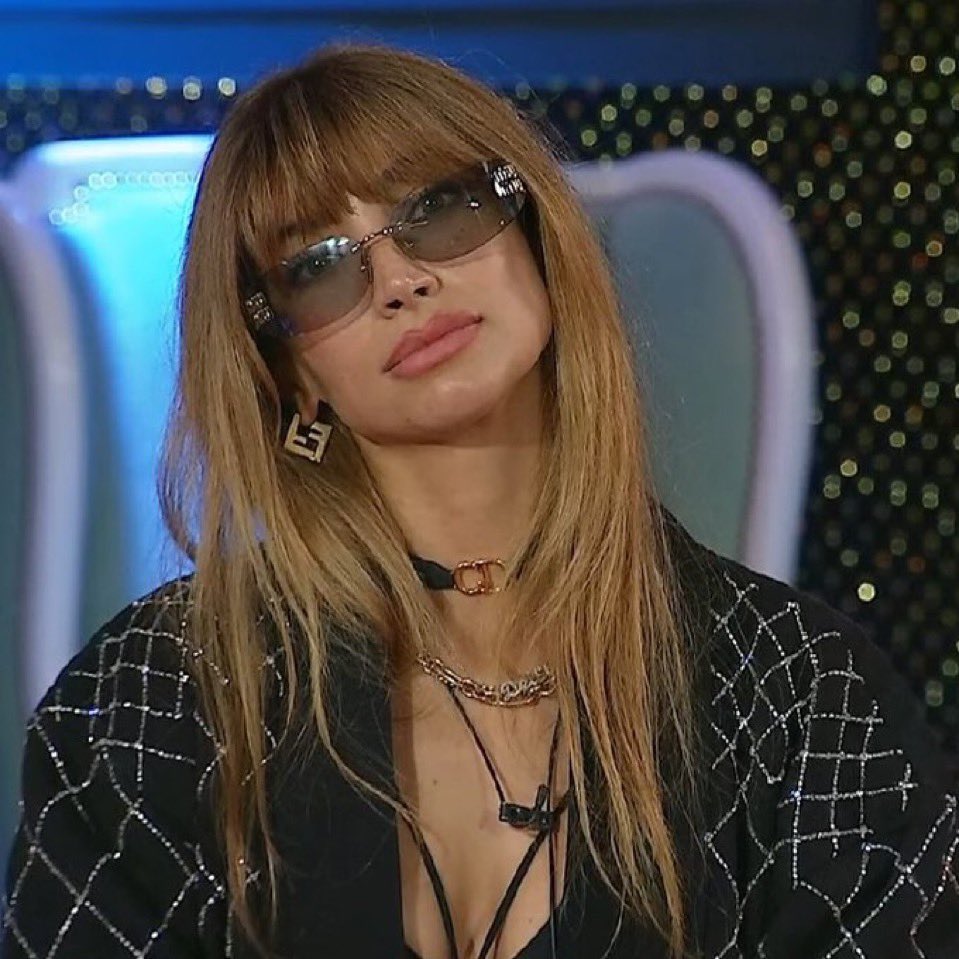 EspectaculoTV_'s tweet photo. Solange destrozando a 3 personas al mismo tiempo!

Sol: A VOS TE REZO 🔥

#GranHermano https://t.co/HL6oMa6gYf