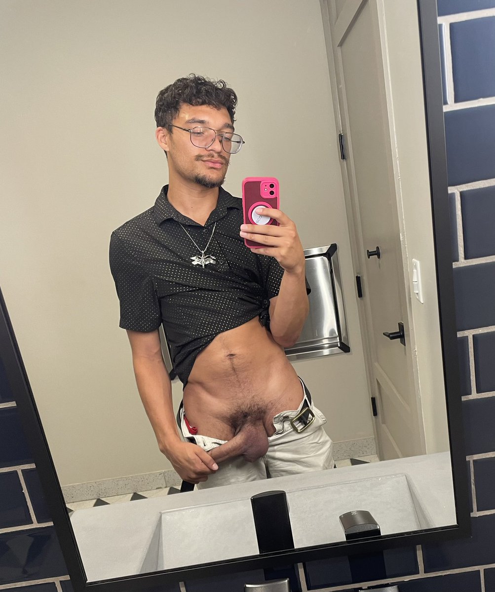 Bigjoey_nosam's tweet photo. Penis/Politics both are to the left. Happy Pride babes, I love you all    🤗🌈🤍✨

#gay #pride #hung #leftist #voteblue #rainbowhimbo #dtx #leanleft https://t.co/K5daJx23PY