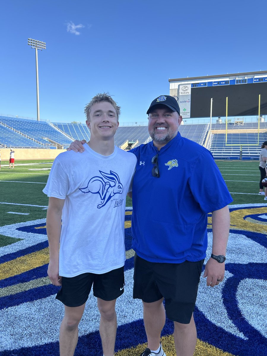 Drew7Bennis's tweet photo. Had a great time @GoJacksFB camp today! Learned a lot and was great getting to compete
@ldbengtson @crpfootball @johnlarkin_nwp https://t.co/CfxJwxptN9