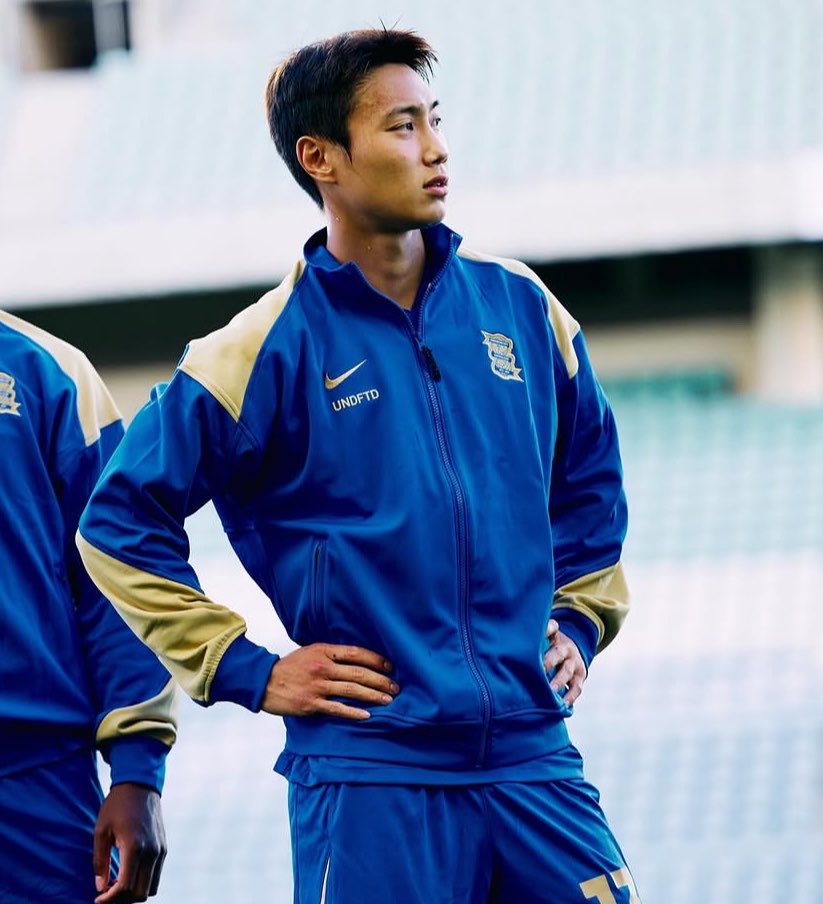 jayinluv's tweet photo. na copa de 2022 eu como toda ser humana com noção também achava o cho guesung lindo porém esse ano apaixonei pelo paik seungho, é meu número 👀 https://t.co/LtJ5XOj1Q4