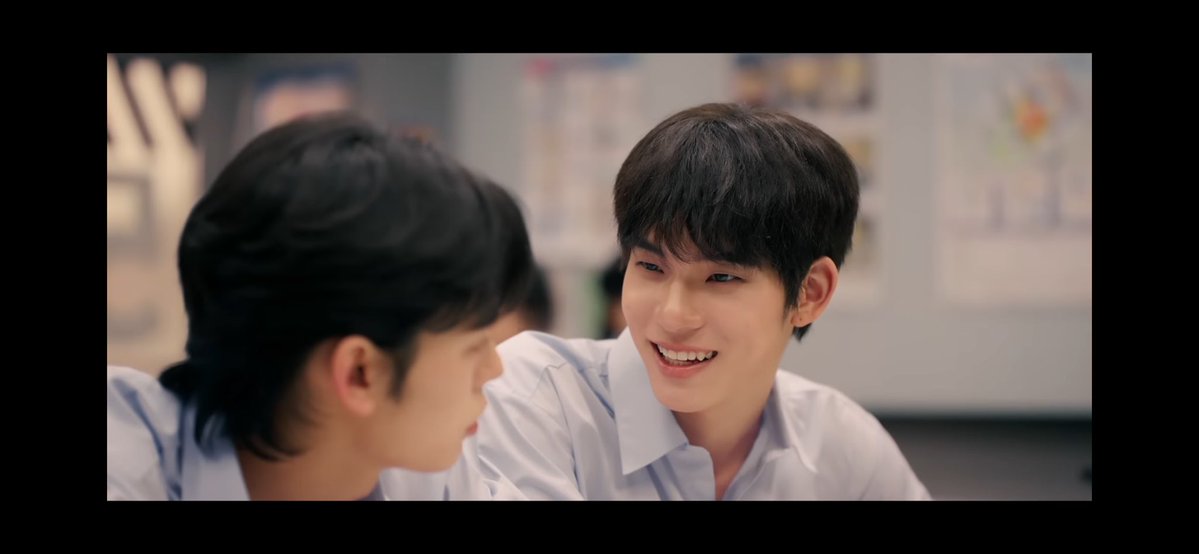 momayismeja's tweet photo. ดูกี่รอบก็ยังคิดว่าไอ้จ๋ายชอบปิ๊กก่อนอยู่ดี ยิ่งเพลงเพื่อนสนิทท่อน “คือฉันชอบเธอ ตั้งแต่วันแรกที่เจอ” มันแฟลชแบคไปตอนที่จ๋ายเดินไปขอปิ๊กนั่งด้วยอะ นี่ว่าจ๋ายชอบปิ๊กตั้งแต่วันแรกที่เจอจริง ๆ  เลยอยากทำความรู้จัก แต่ก็ยังไม่กล้าล้ำเส้นคำว่าเพื่อน เพราะกลัวว่าจะเสียปิ๊กไป ความเจ้าชู้ของจ๋ายน่าจะเกิดจากการอยากหาใครมาทำให้เลิกคิดกับปิ๊กเกินเพื่อน ที่คบใครได้ไม่นานก็น่าจะเป็นเพราะอีกฝ่ายมองออกว่าจริงๆในใจของจ๋ายมันรักแค่ปิ๊กอะ 

ชอบงานสายตาของตี๋ตี๋นะ มันสื่อว่า “ไม่ได้มีแค่มึง(ปิ๊ก) ที่ชอบกูอะ กูก็ชอบมึงเหมือนกัน

TEETEEPOR NEW JOURNEY 

#ตี๋ตี๋ป๋อไลน์อัพ2026
#สนิทแค่เพื่อนTheSeries